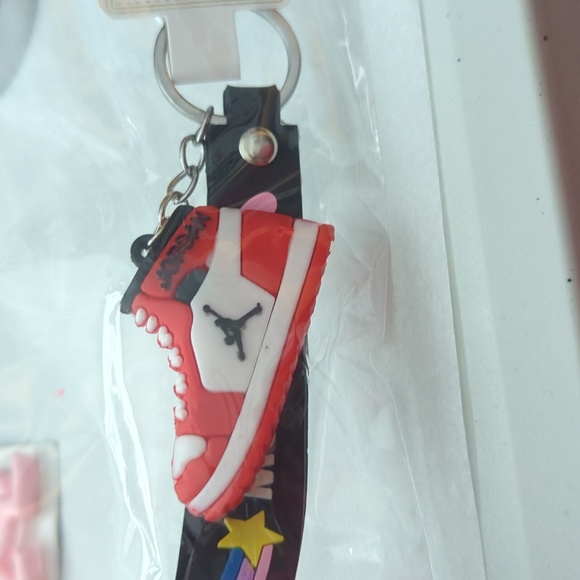 Keychain - Picture 1 of 3